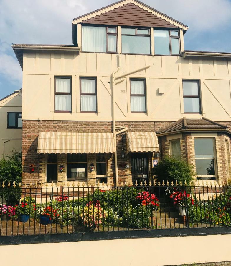 The Bebington Bed & Breakfast エクステリア 写真